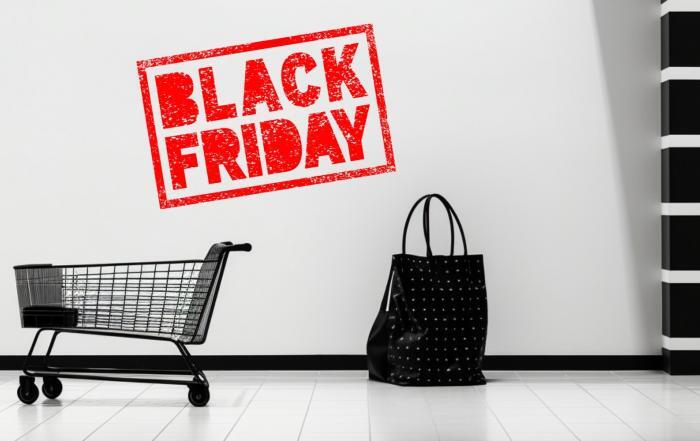 carrinho de compras simbolizando seguros abrangentes disponíveis na Black Friday.